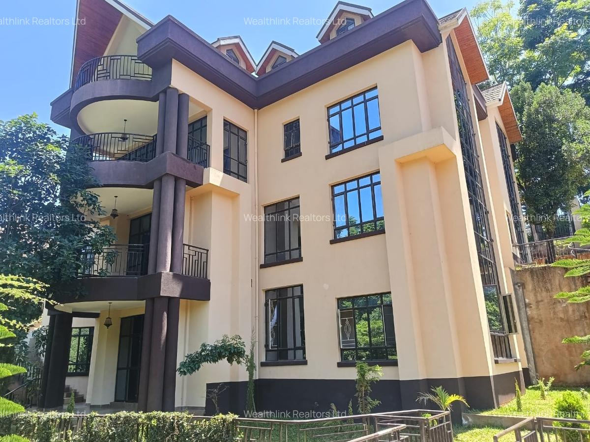 7 Bed House with En Suite at Nyari - 1