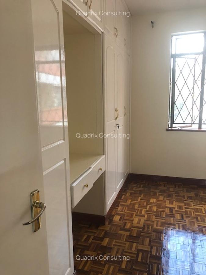 Serviced 2 Bed Apartment with En Suite at Argwings Khodeck Road - 8