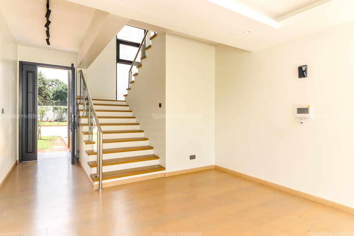 4 Bed Townhouse with En Suite in Lavington - 7