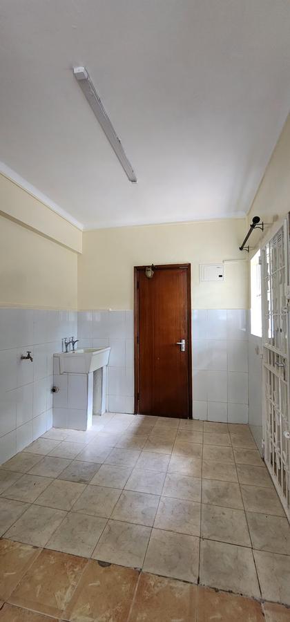 3 Bed House with En Suite in Lavington - 18