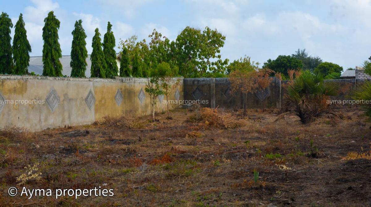 1,012 m² Land at Palm Beach Road - 1