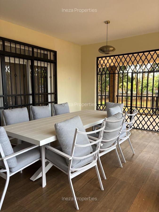 5 Bed Apartment with Garden in Nyari - 11