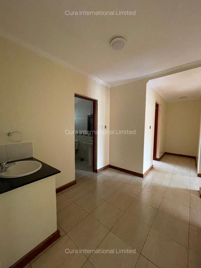 3 Bed Apartment in Parklands - 6
