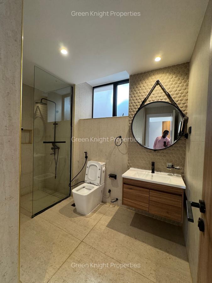 Serviced 2 Bed Apartment with En Suite in Westlands Area - 7