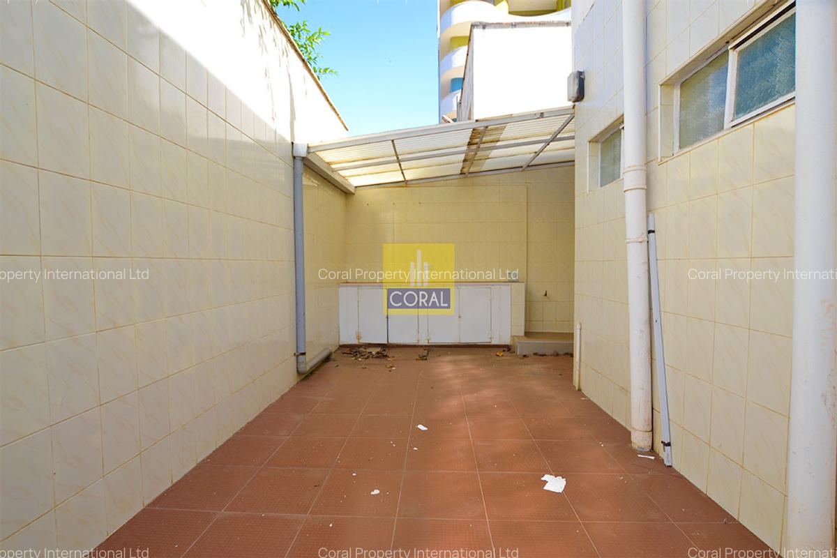 4 Bed Townhouse in Westlands Area - 19