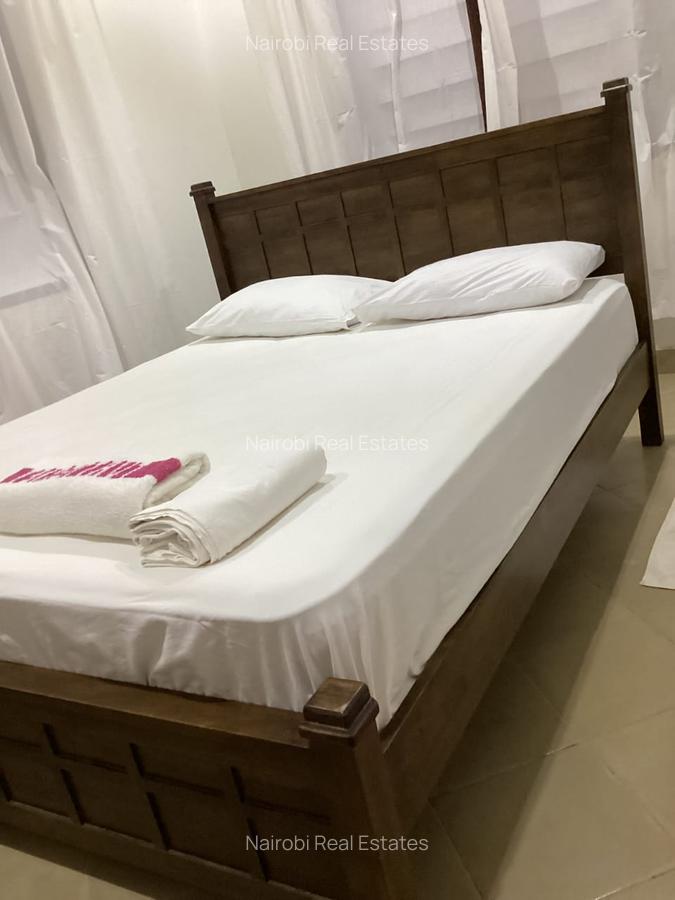 Serviced Studio Apartment with En Suite in Diani - 4