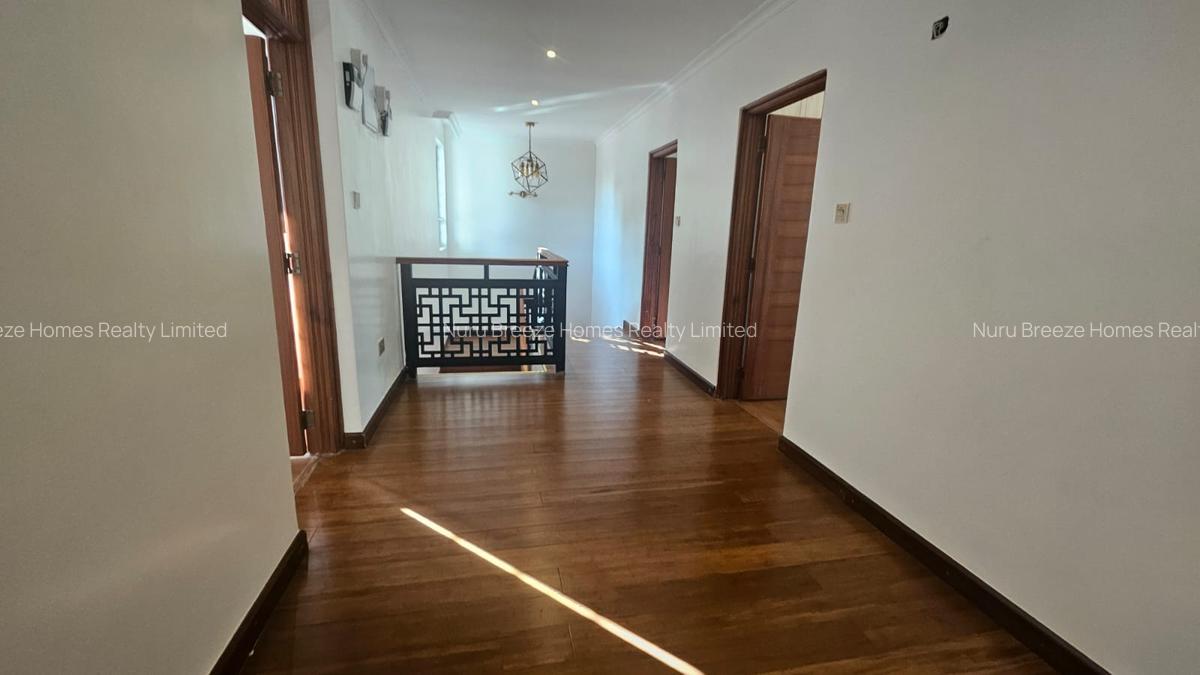 7 Bed House with En Suite in Runda - 12