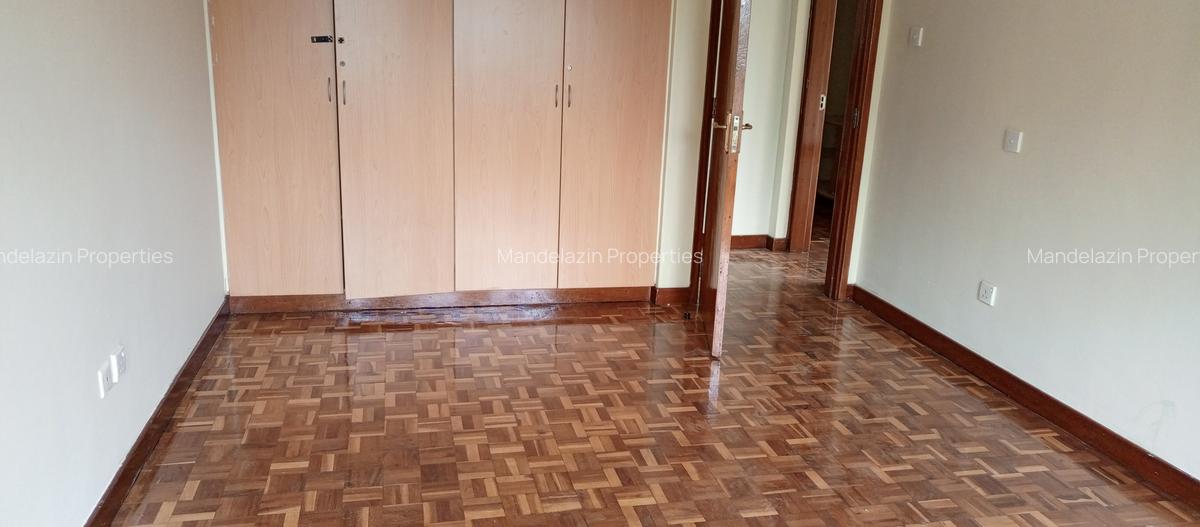 4 Bed Apartment with En Suite at Brookside Drive - 12