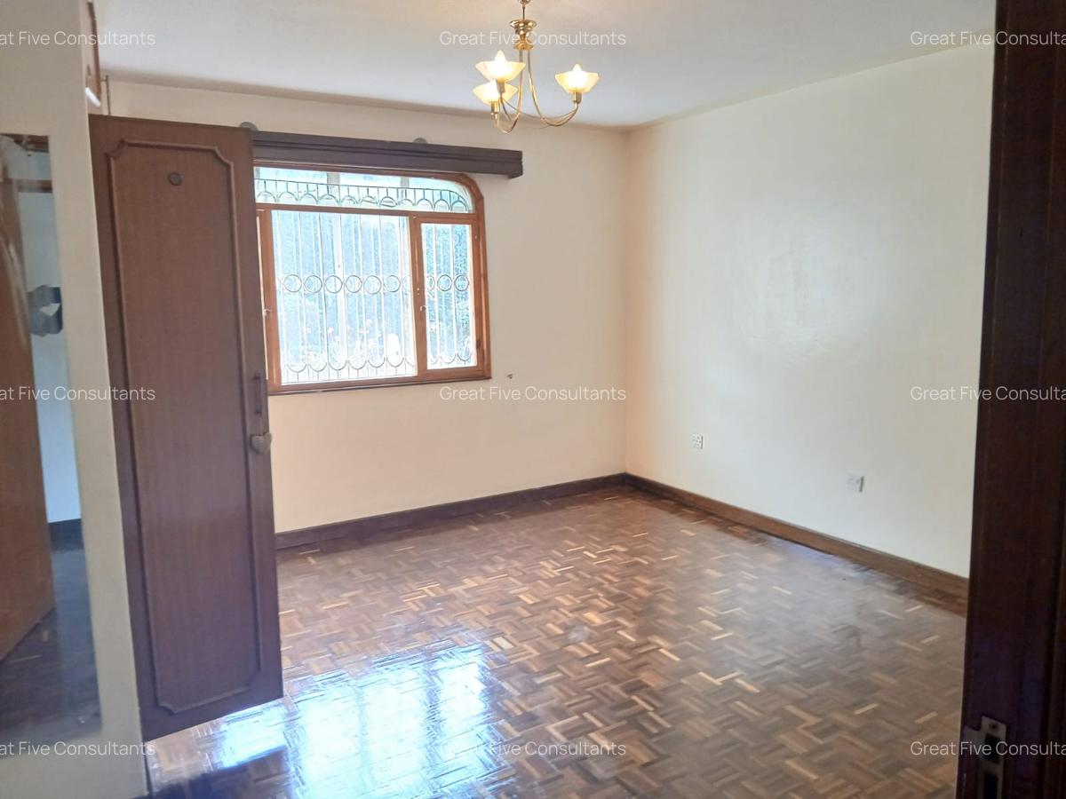 5 Bed House with En Suite in Runda - 8