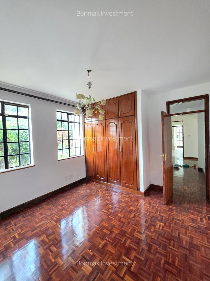 4 Bed Townhouse with En Suite at Lavington Green. - 10
