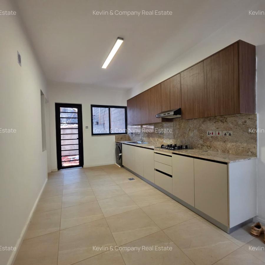 5 Bed Villa with En Suite in Lavington - 3