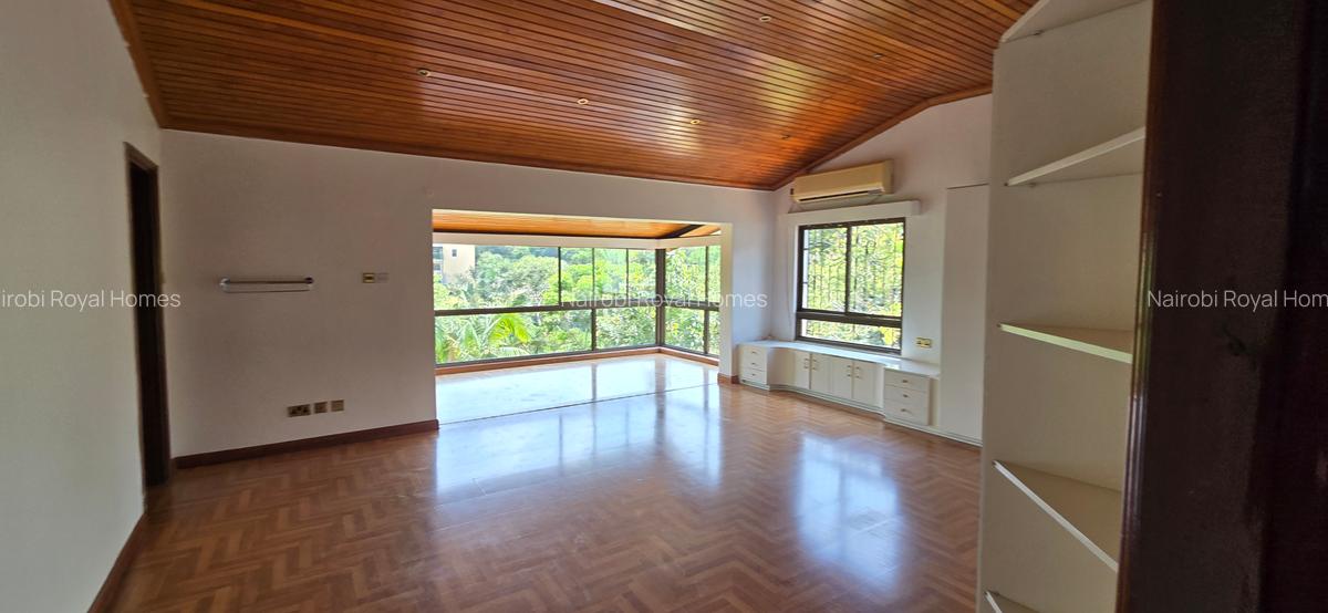 5 Bed House with En Suite at Off Un Avenue - 13