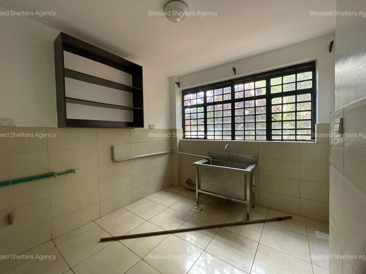 4 Bed Villa with En Suite in Kiambu Road - 9
