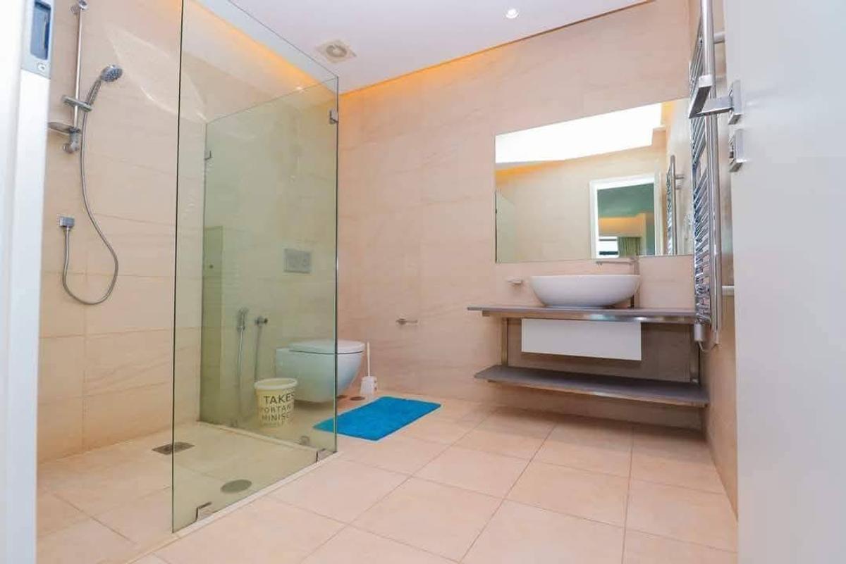 Serviced 2 Bed Apartment with En Suite at Church Road - 5