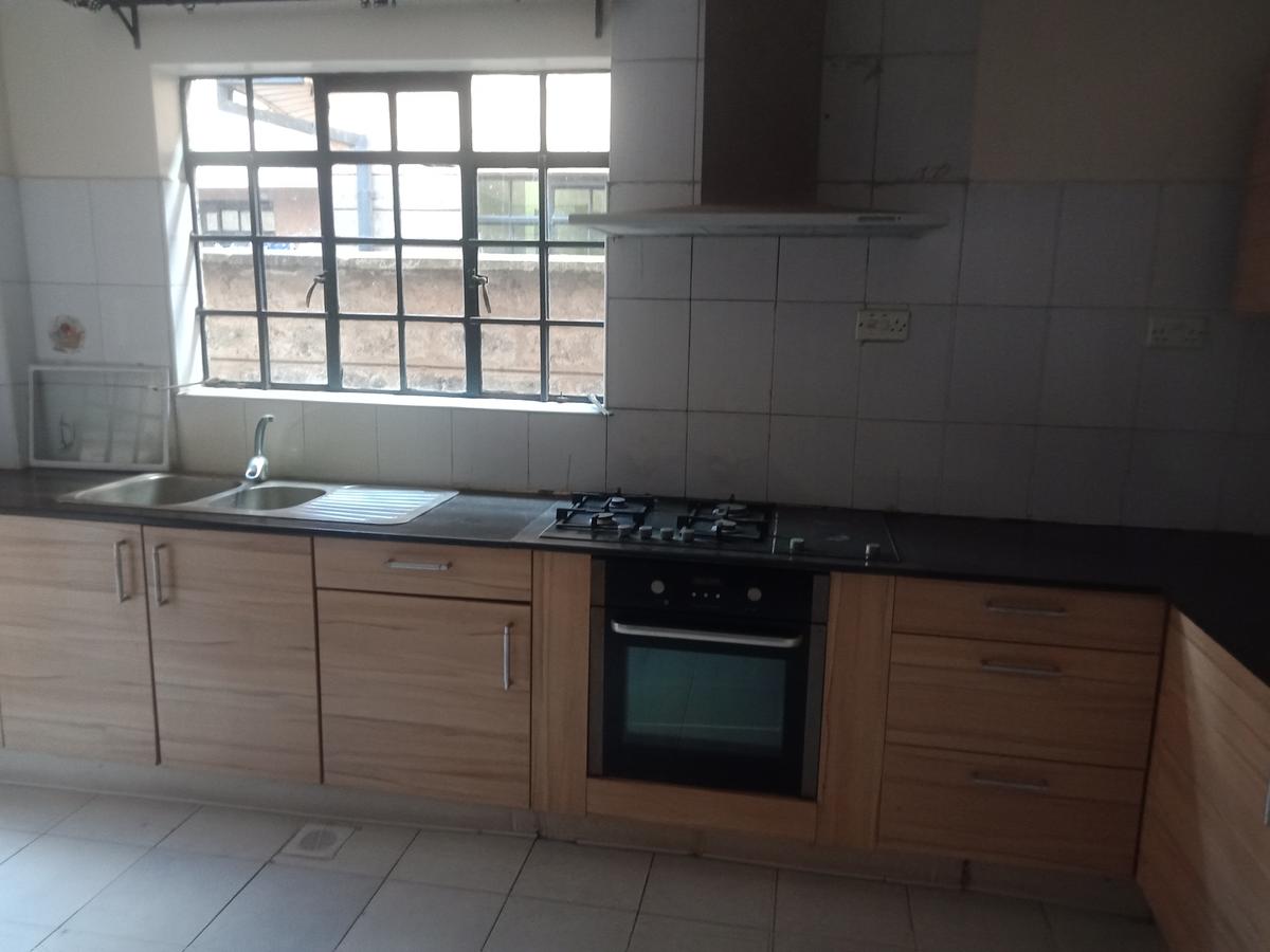 4 Bed Townhouse with En Suite in Lavington - 11