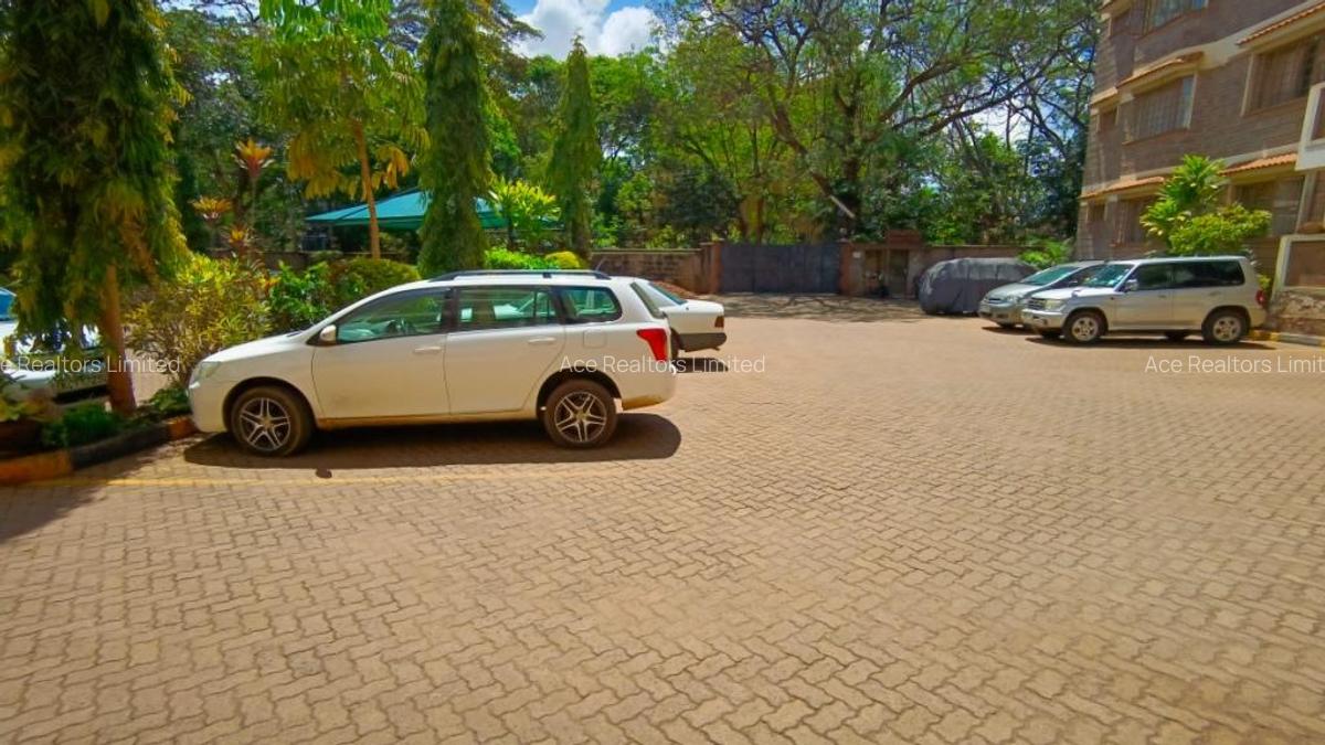 3 Bed Apartment with En Suite at Westlands Avenue - 10