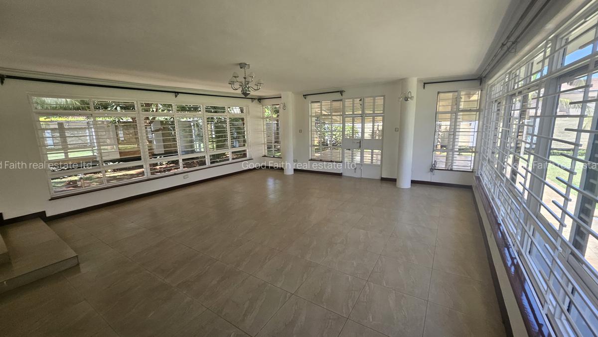 5 Bed House with En Suite in Runda - 3