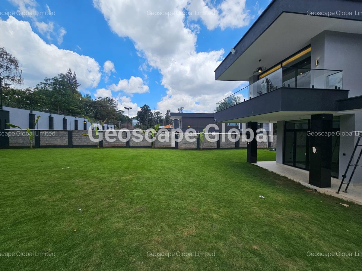 5 Bed House with En Suite in Nyari - 11