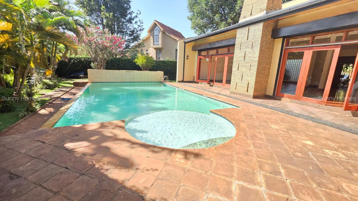 5 Bed House with En Suite at Runda. - 11