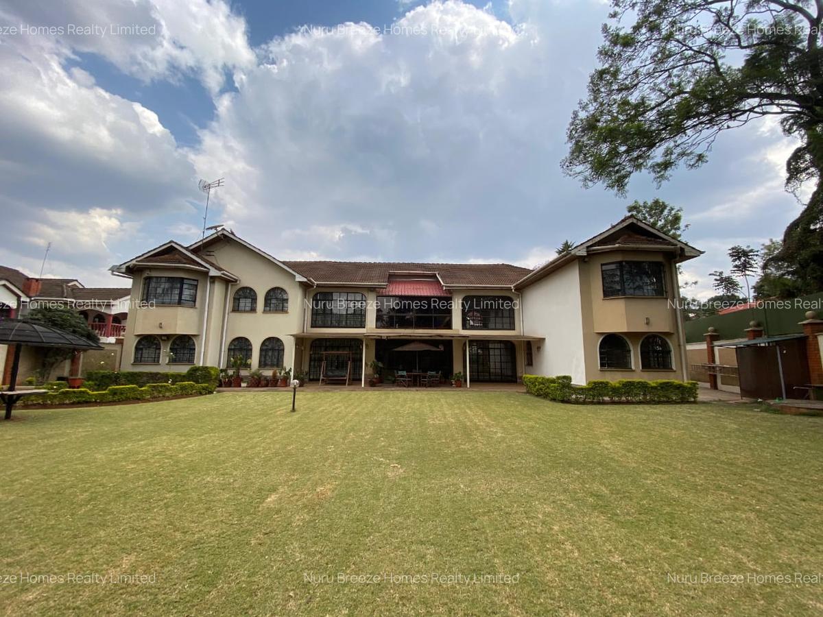 5 Bed Townhouse with En Suite in Nyari - 1