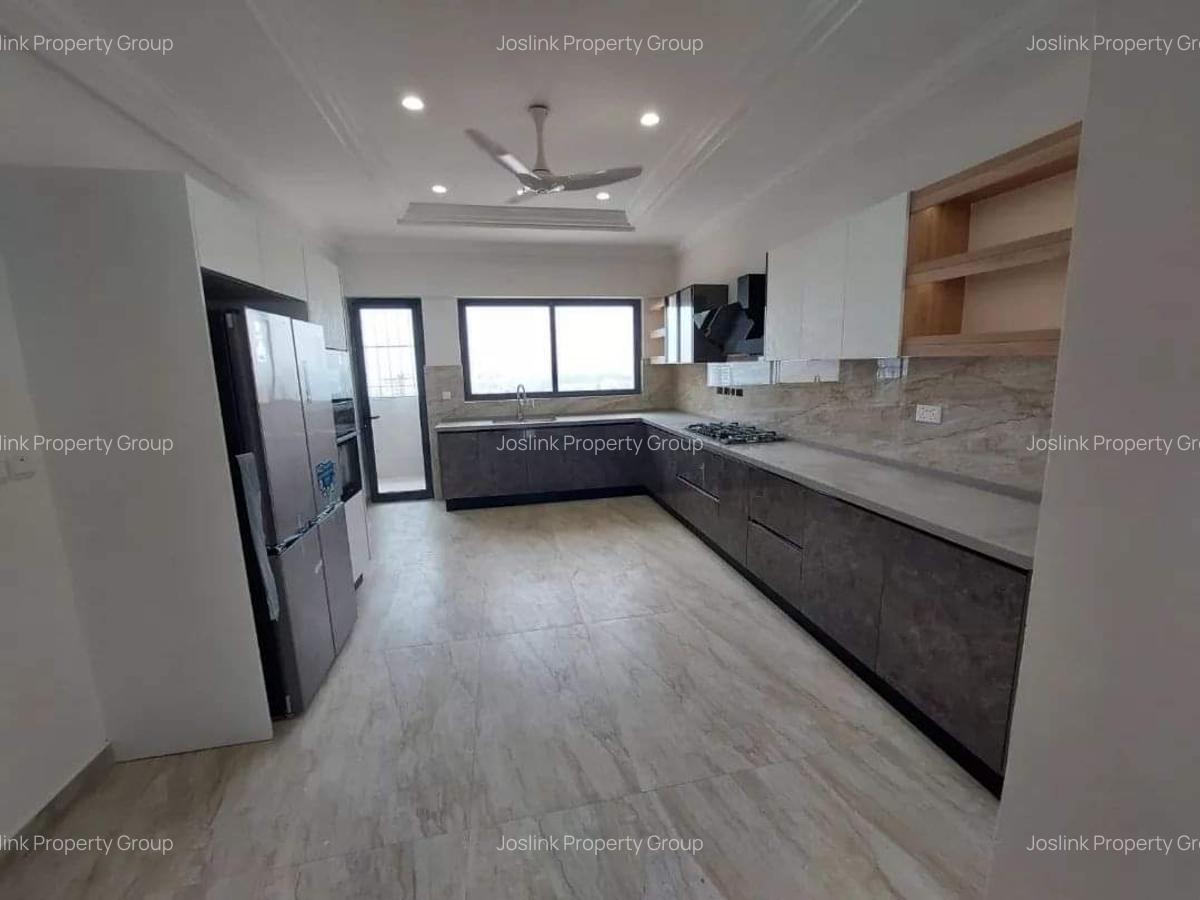 Serviced 3 Bed Apartment with En Suite in Kizingo - 11