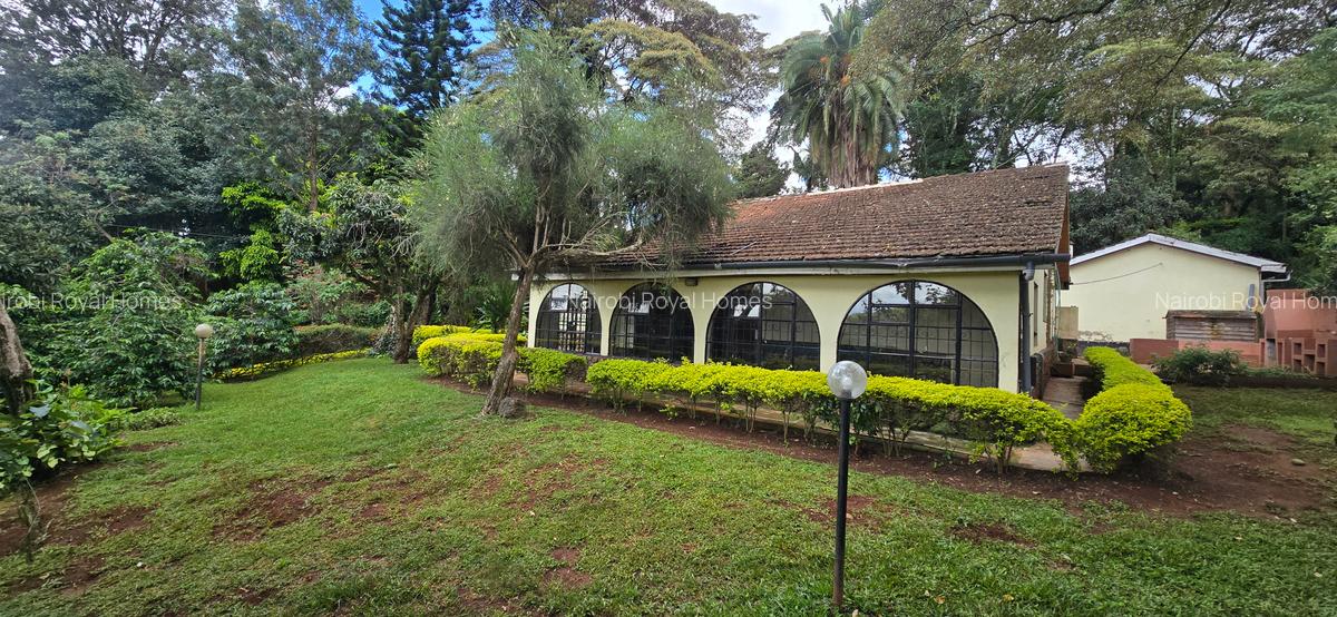 4 Bed House with En Suite at Loresho Road - 4