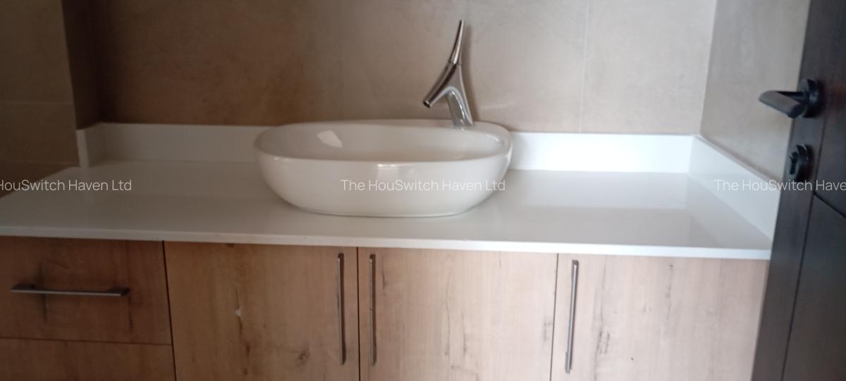 5 Bed Townhouse with En Suite at Off James Gichuru Rd - 13