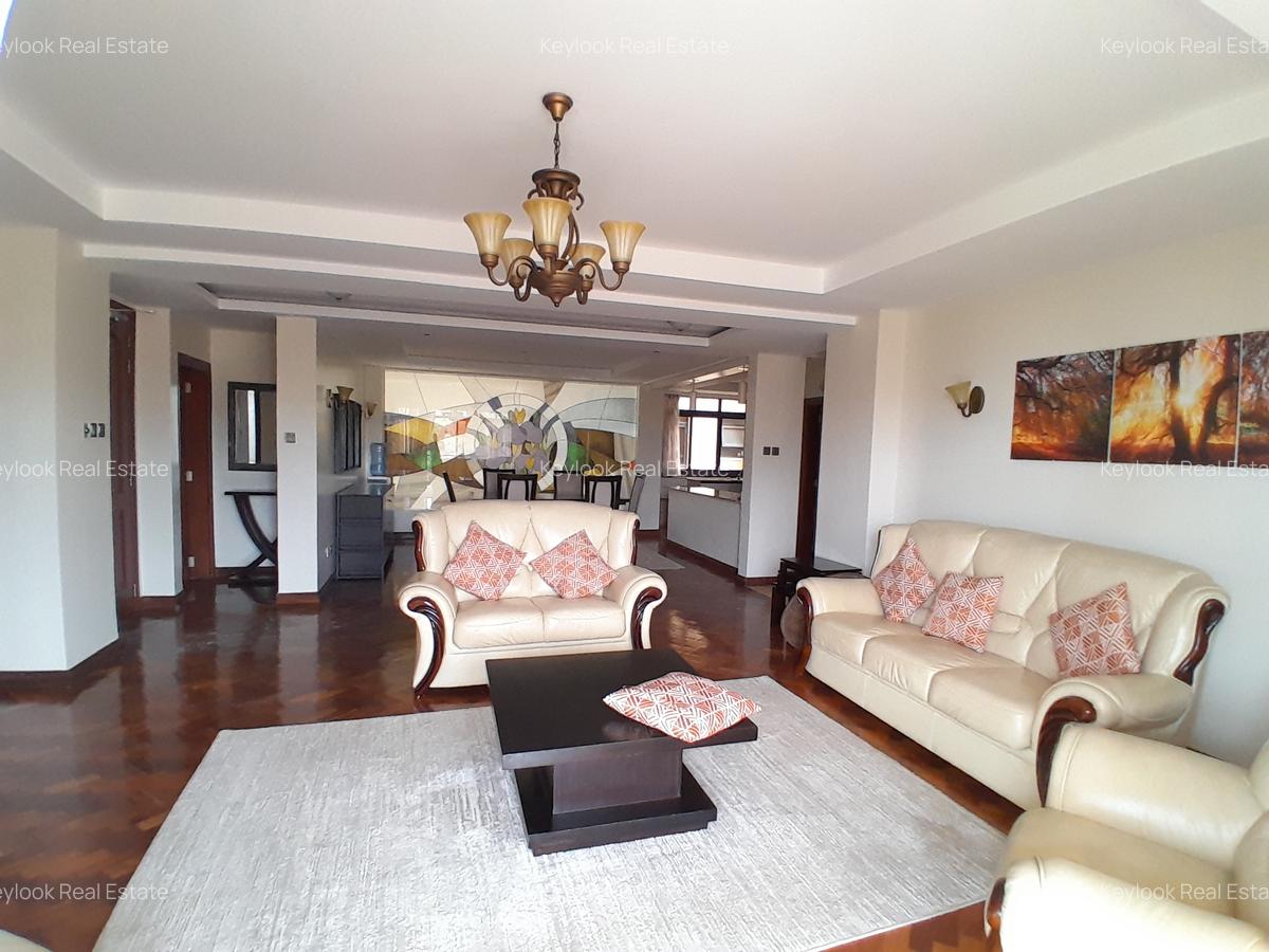 Serviced 3 Bed Apartment with En Suite at 1249 - 4