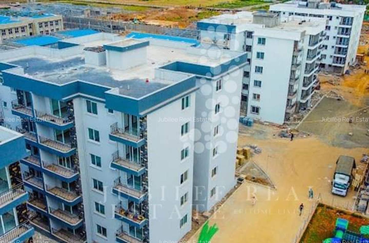 3 Bed Apartment with En Suite at Gateway Mall - 10