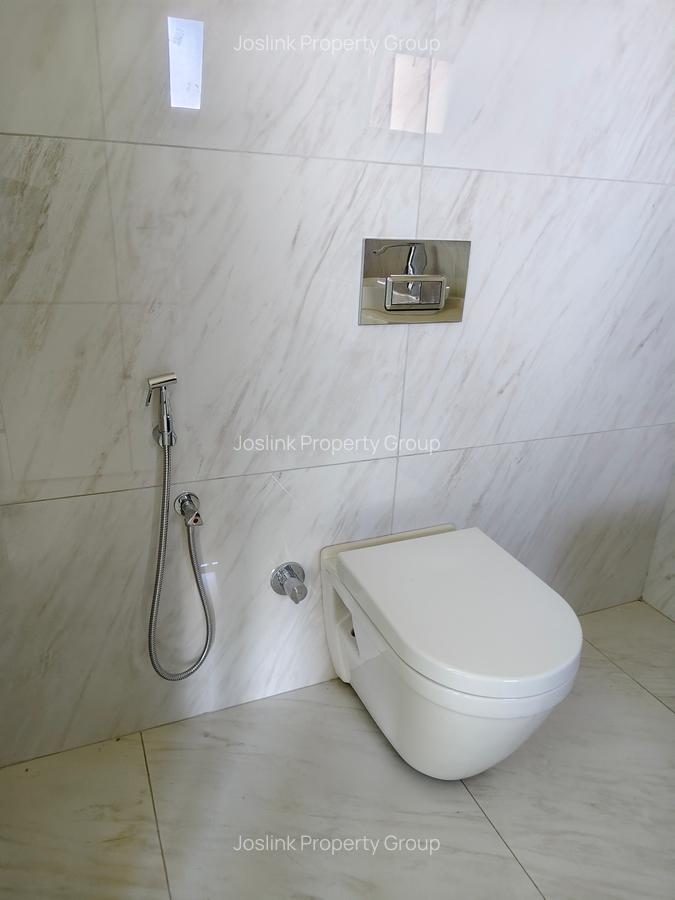 3 Bed Apartment with En Suite at Central - 13