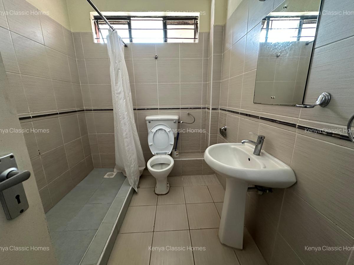 2 Bed Apartment with En Suite at Lavington - 6