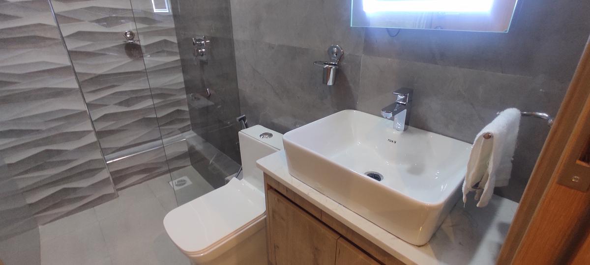 Serviced 1 Bed Apartment with En Suite at 5Th Avenue - 6