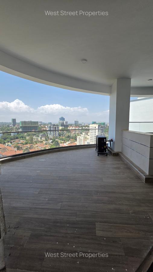 4 Bed Apartment with En Suite at Riverside Drive - 5