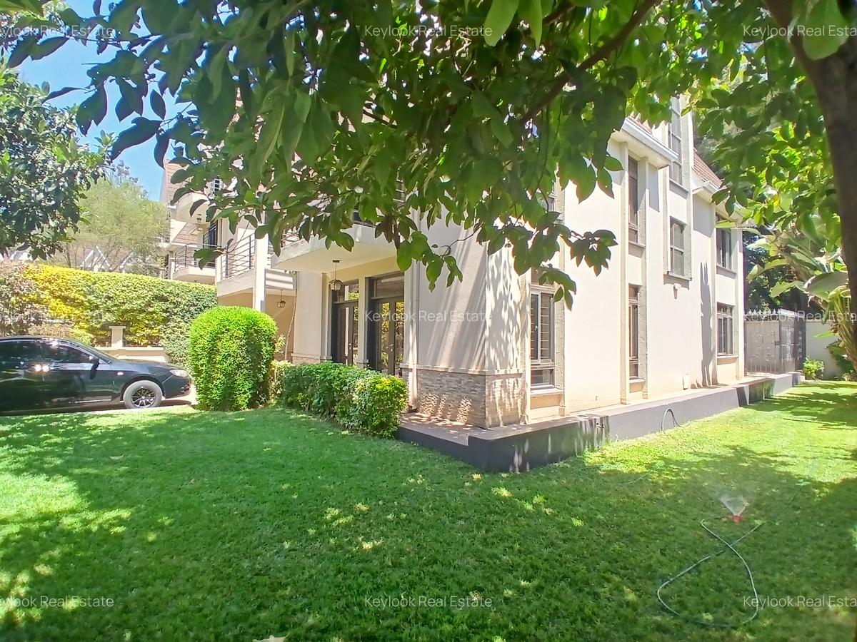 5 Bed Townhouse with En Suite at Lavington Green - 1