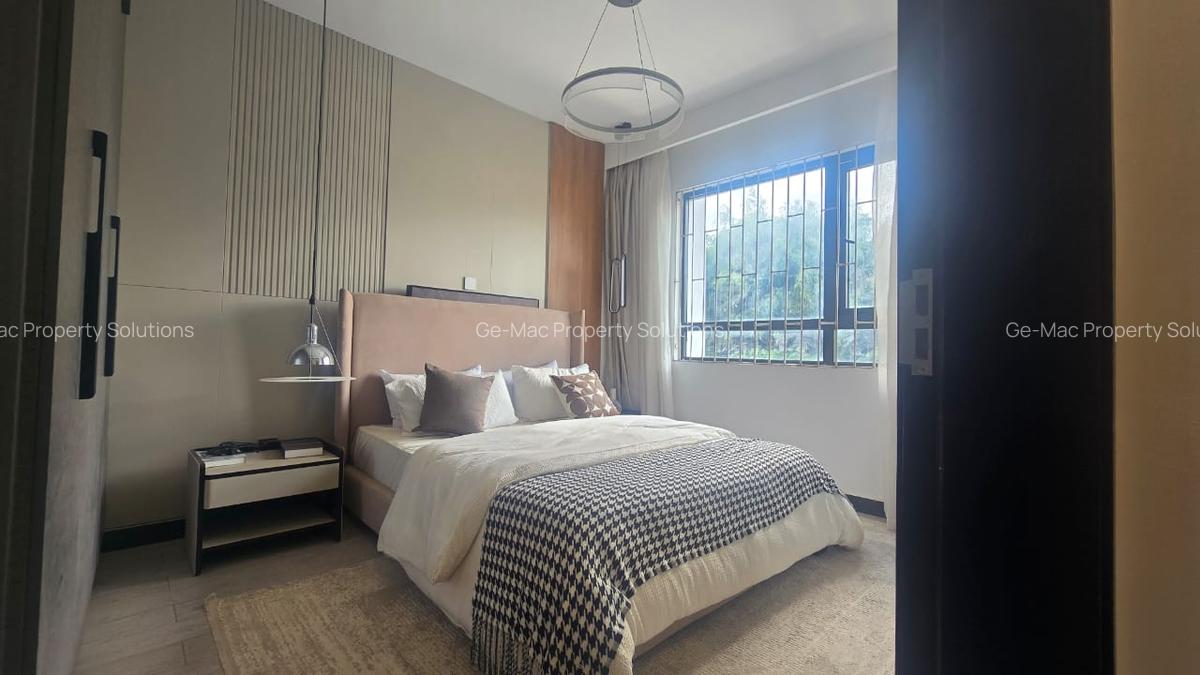 2 Bed Apartment with En Suite in Lavington - 12