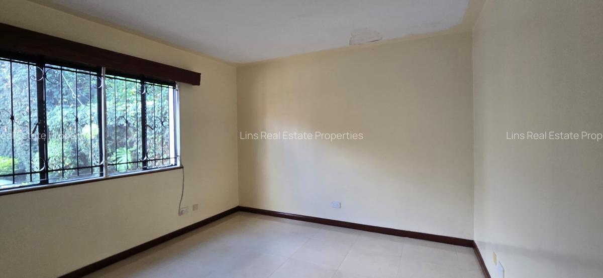 4 Bed Townhouse with En Suite in Brookside - 14