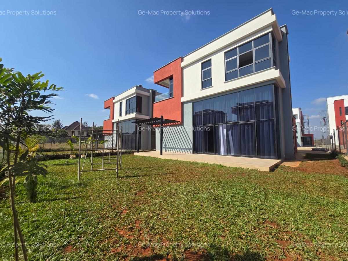 4 Bed House with En Suite in Membley - 1