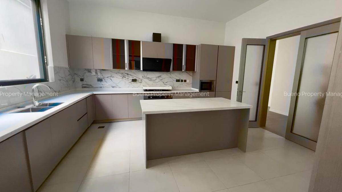 5 Bed Townhouse with En Suite in Lavington - 8