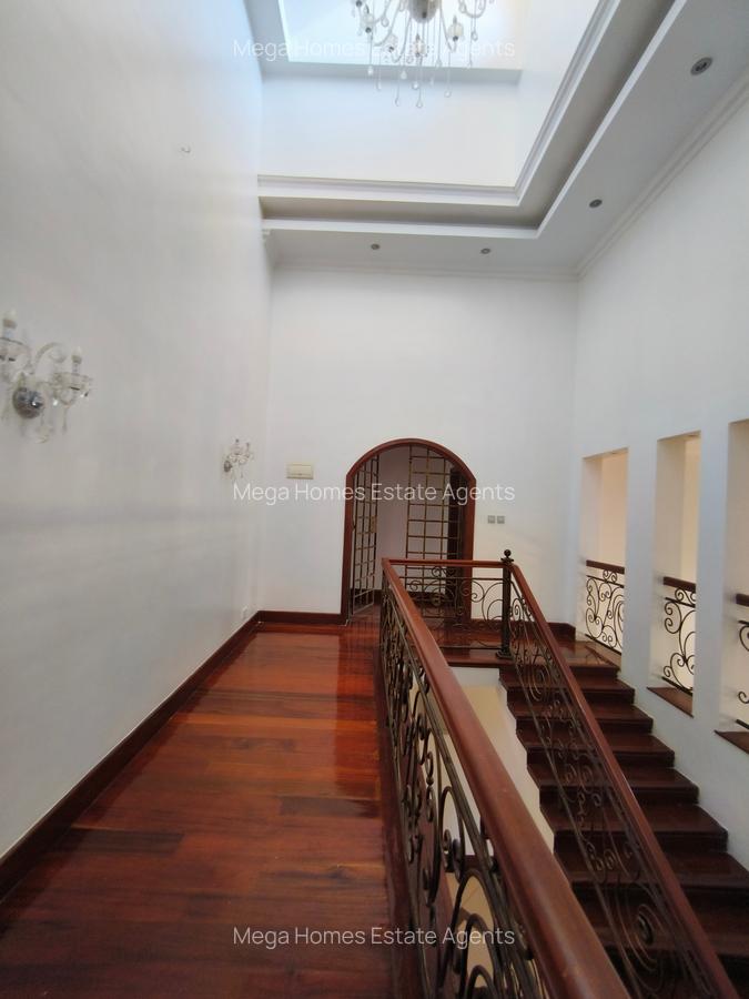 5 Bed House with En Suite in Runda - 19