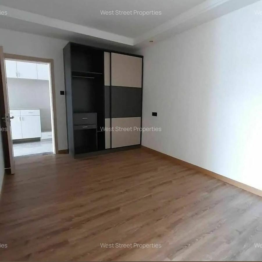 2 Bed Apartment with En Suite at Lavington - 5