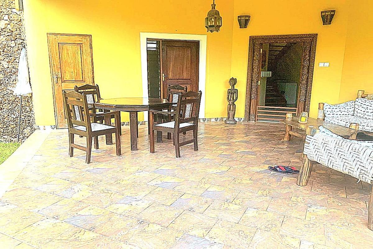 4 Bed Villa with En Suite in Diani - 3