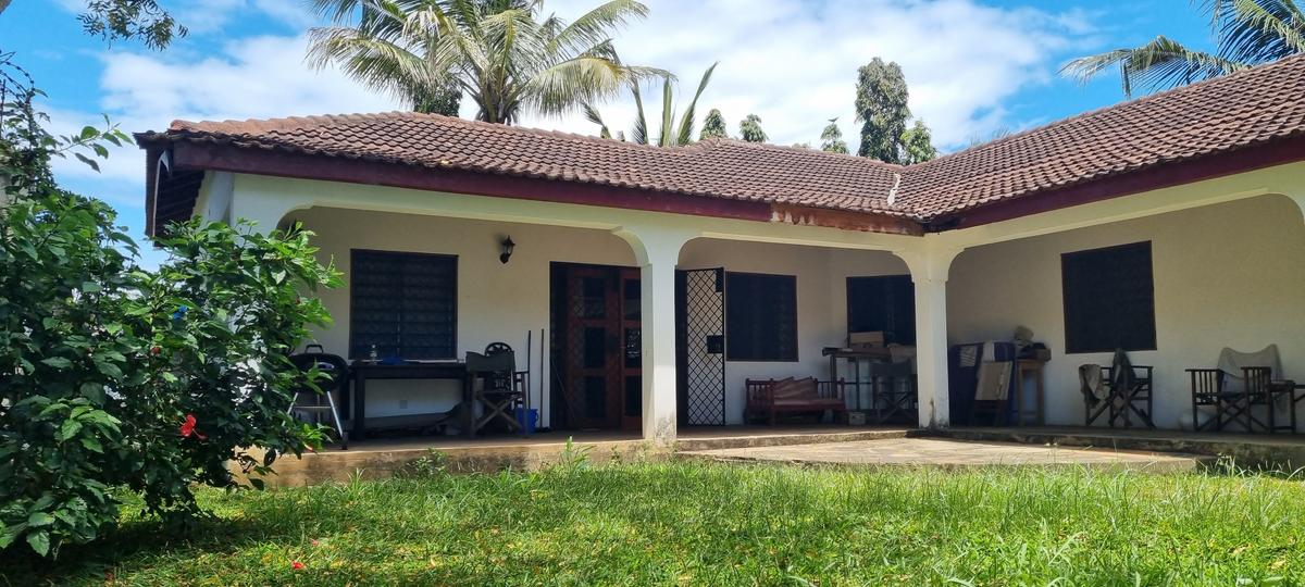 3 Bed Villa with En Suite at Posta - 4