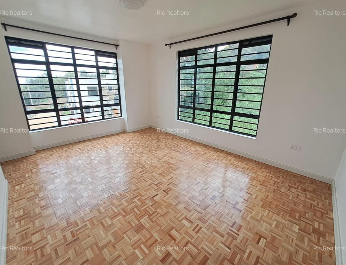 4 Bed Townhouse with En Suite at Oloolua - 46 - 3