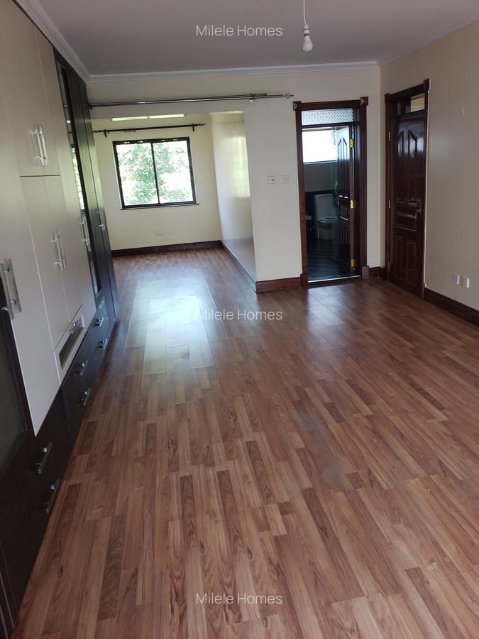 5 Bed Townhouse with En Suite at Grevillea Groove - 10