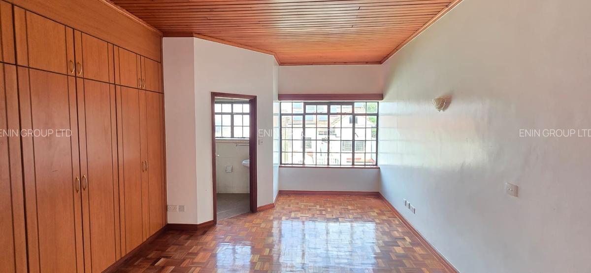 5 Bed Townhouse with En Suite in Lavington - 14