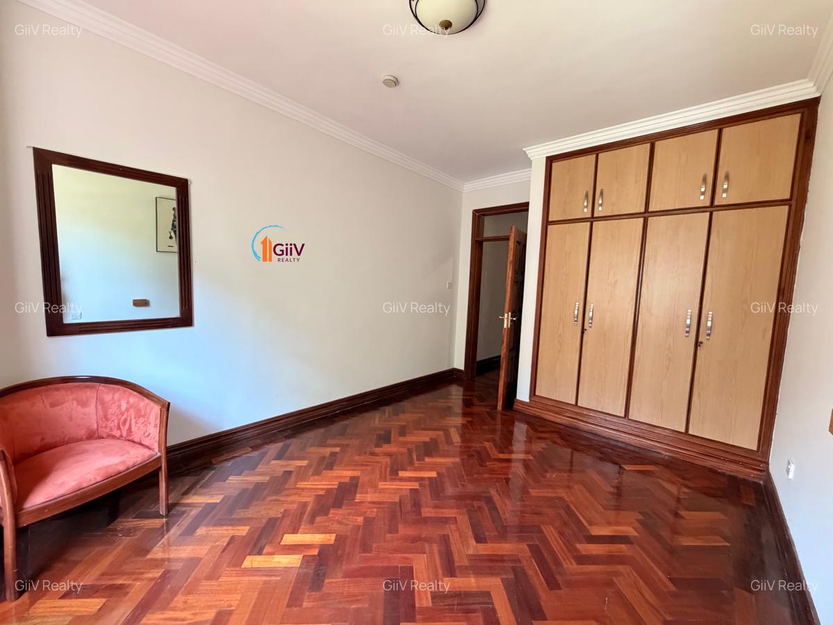 3 Bed Townhouse with Gym in Spring Valley - 9