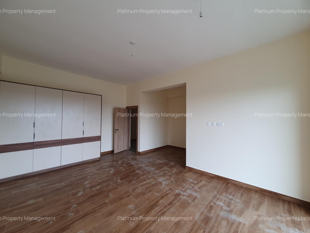 3 Bed Apartment with En Suite in Parklands - 13