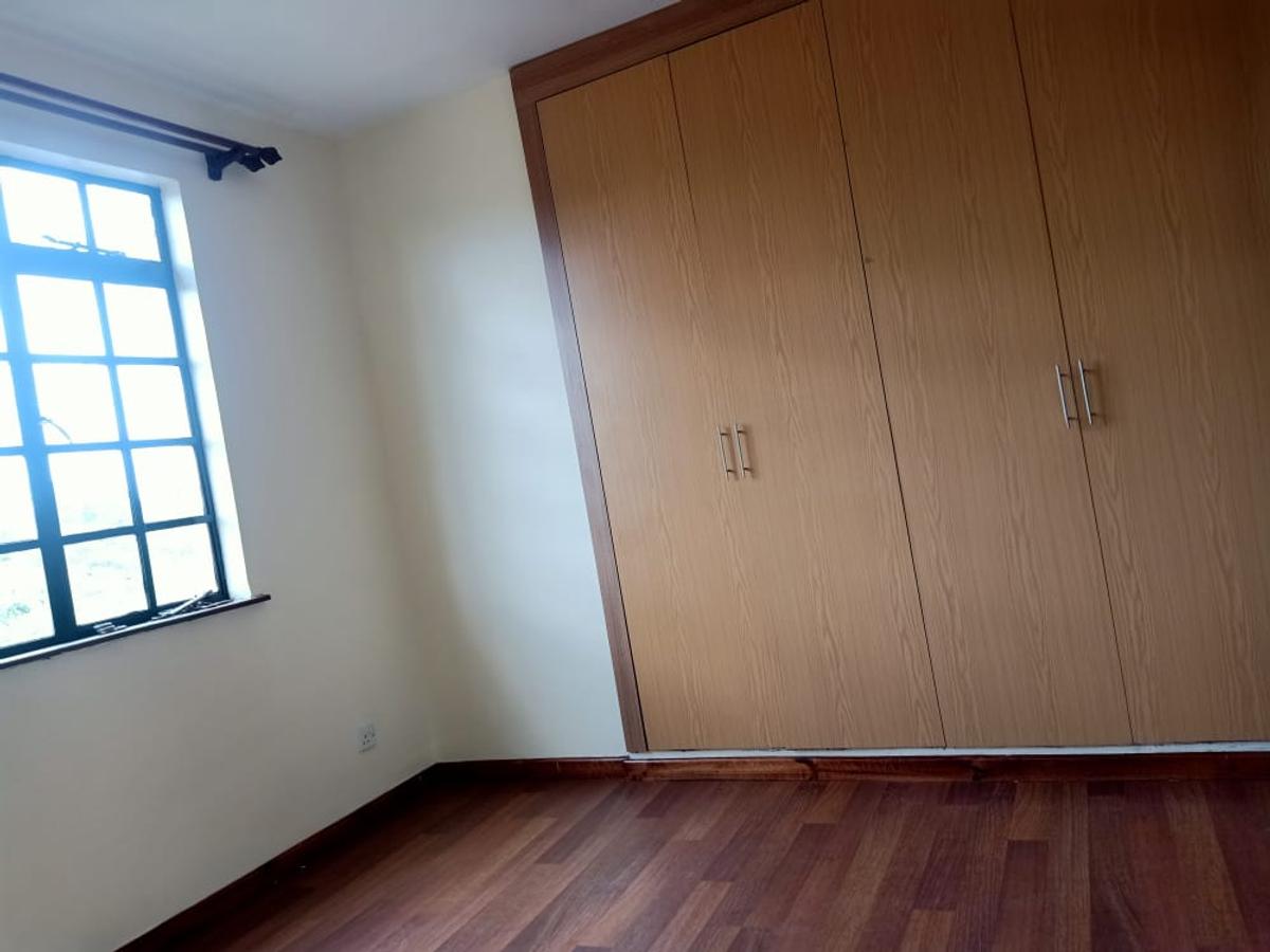 2 Bed Apartment with En Suite at Fourways - 9