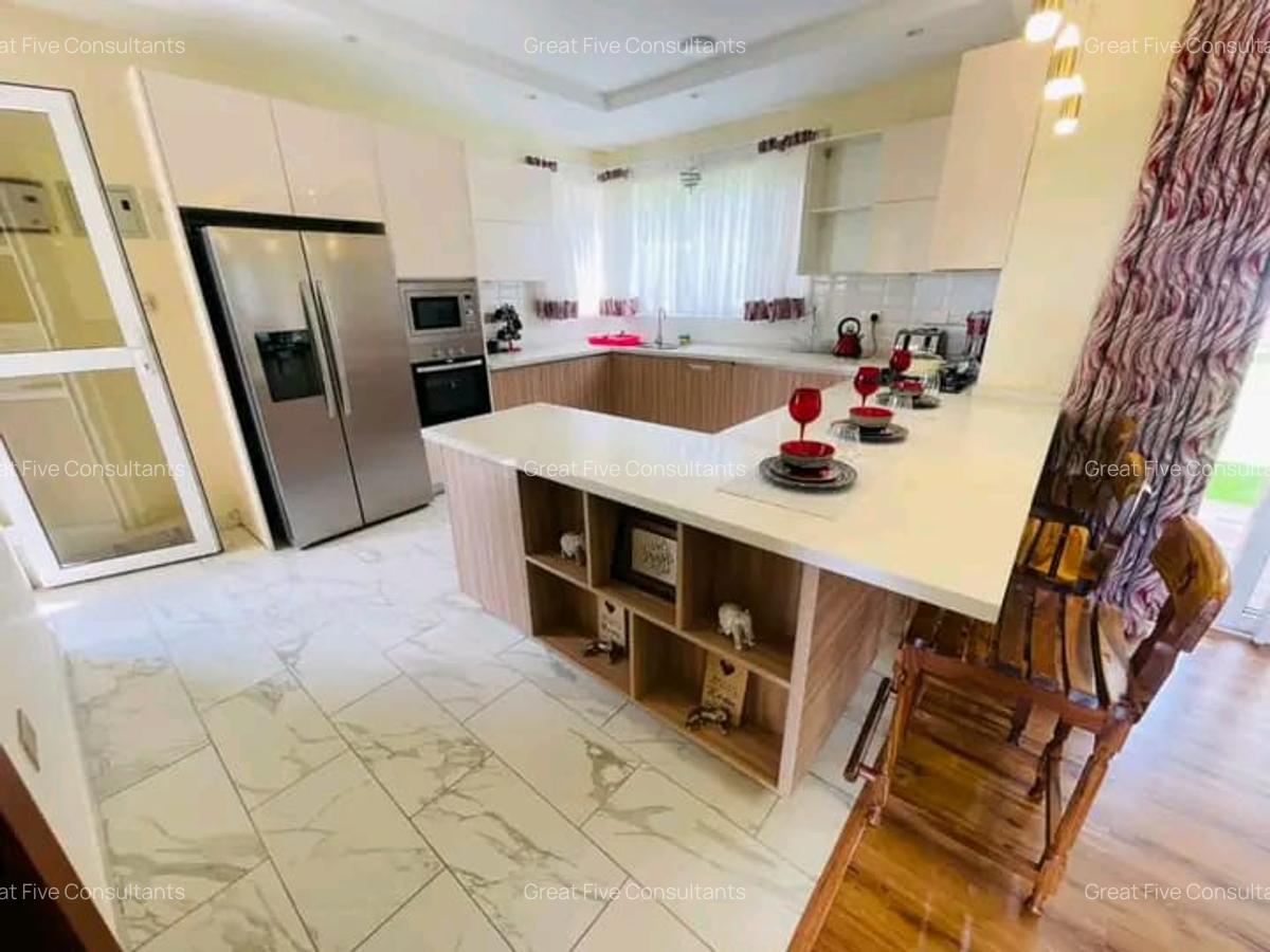 4 Bed Villa with En Suite in Lavington - 6