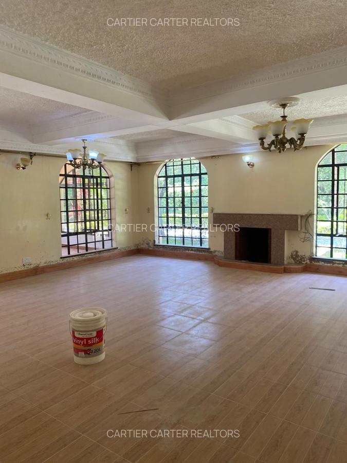 4 Bed House with En Suite in Ridgeways - 6